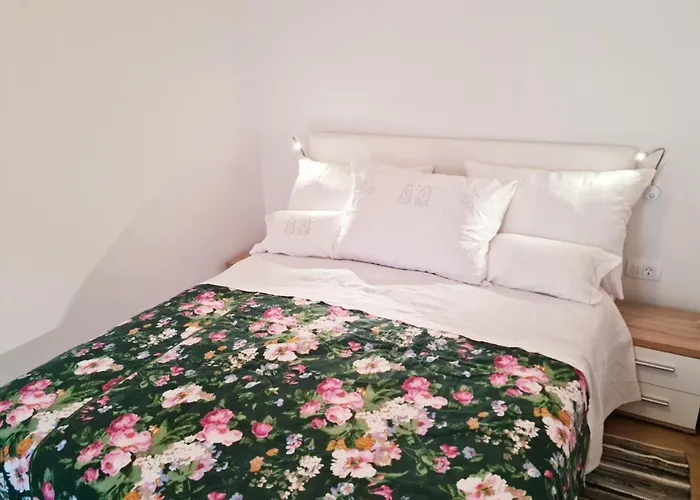 아파트 Apartma Dora