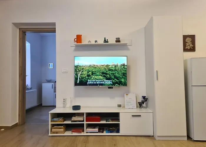 아파트 Apartma Dora 보베츠